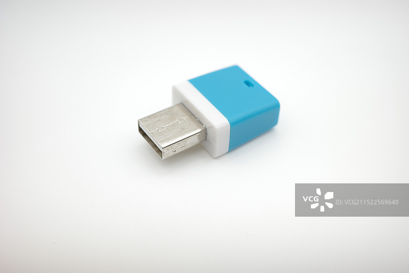 Micro SD卡读卡器多角度特写图片素材