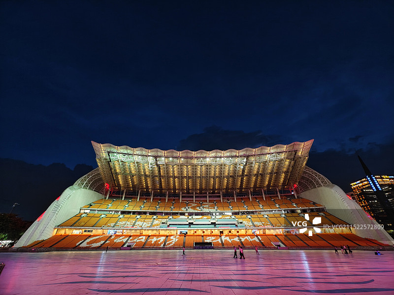 蓝调时间的广州海心沙亚运公园正面全景视图图片素材