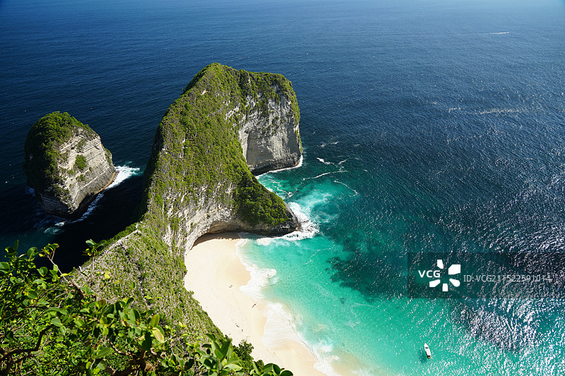 精灵坠崖图片素材