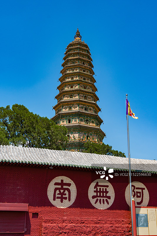 山西临汾广胜寺飞虹琉璃塔仰视视角，亚洲中国历史古迹图片素材