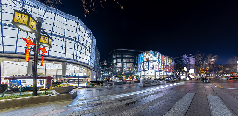 山东济南恒隆广场夜景图片素材