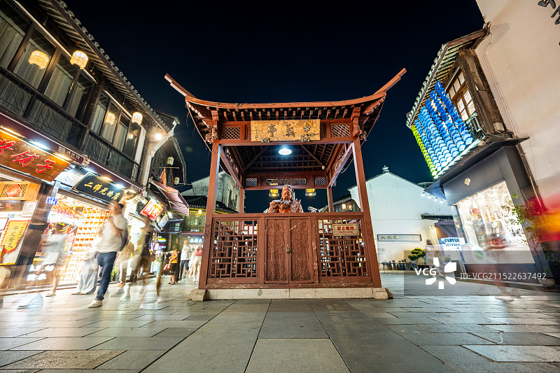 杭州河坊街集市夜景人流图片素材