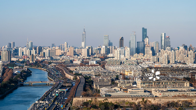 南京城市天际线、城墙与秦淮河图片素材