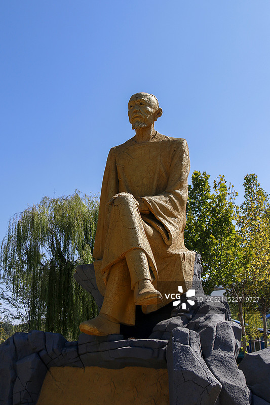 淄博市淄川区蒲松龄雕塑图片素材