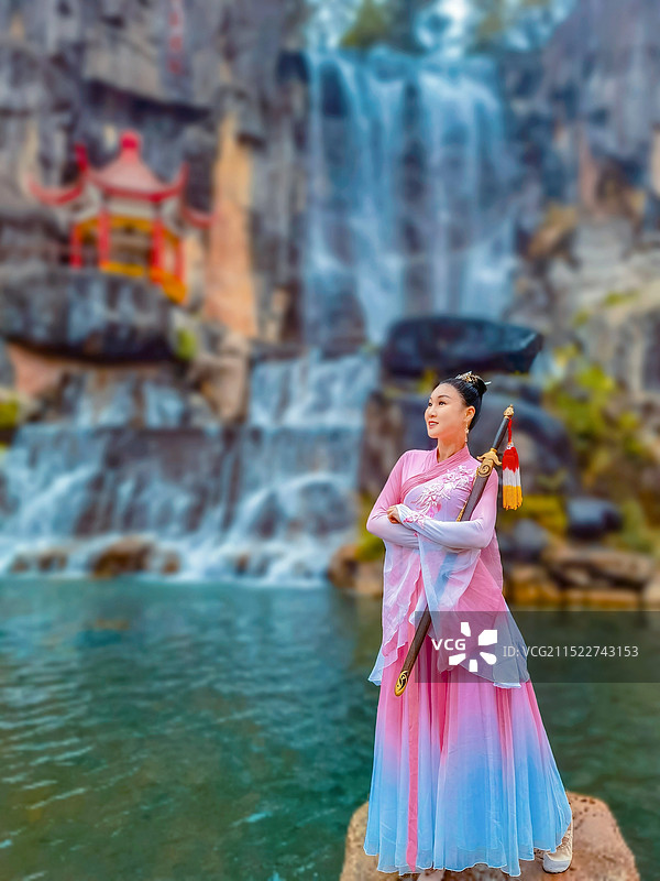 飞瀑叠石，悠悠侠影图片素材