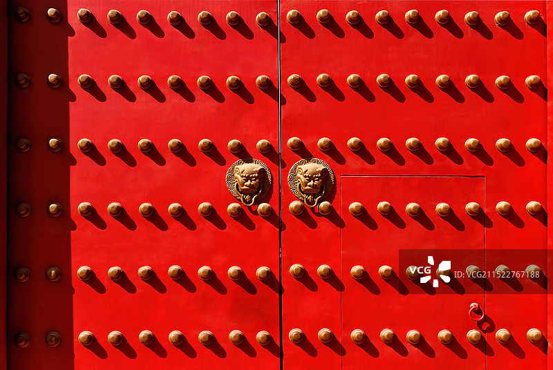 故宫里的朱漆宫门图片素材