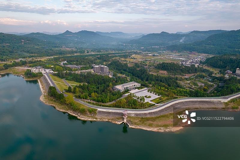 巴中山水化湖图片素材