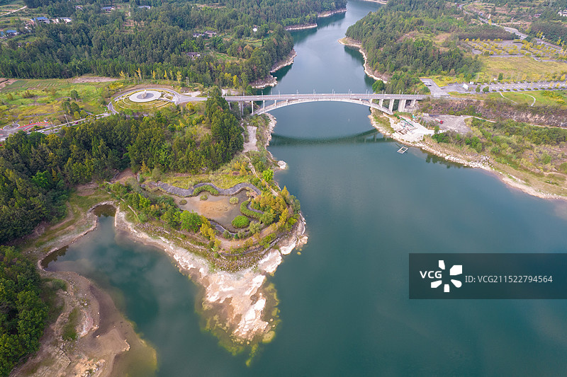 巴中山水化湖图片素材