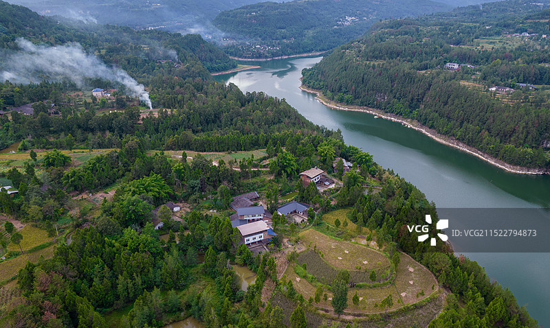 巴中山水化湖图片素材