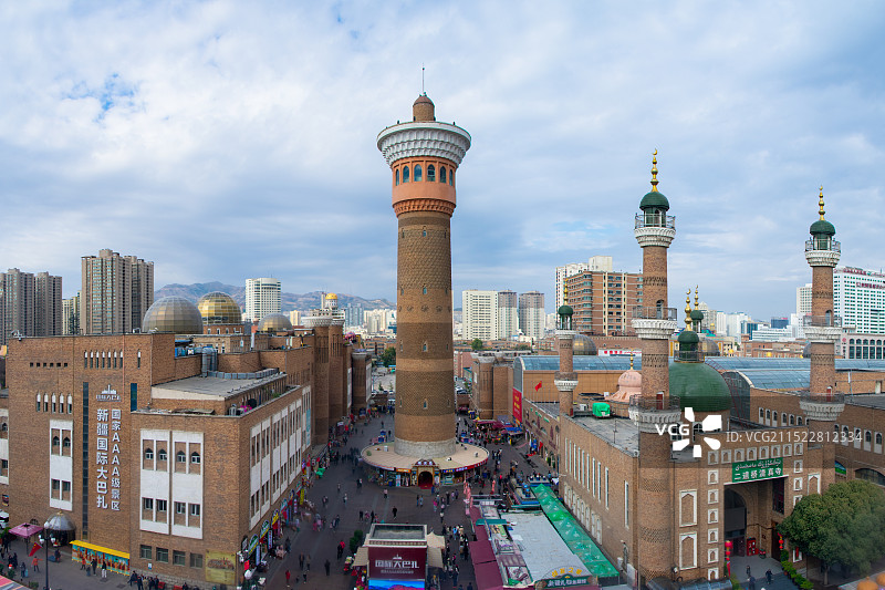 国庆佳节来到新疆乌鲁木齐国际大巴扎图片素材