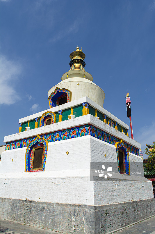 塔尔寺的白塔图片素材