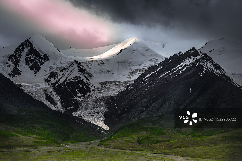 玉珠峰图片素材