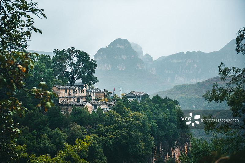 山西省长治市平顺县，岳家寨，秋天的太行山图片素材