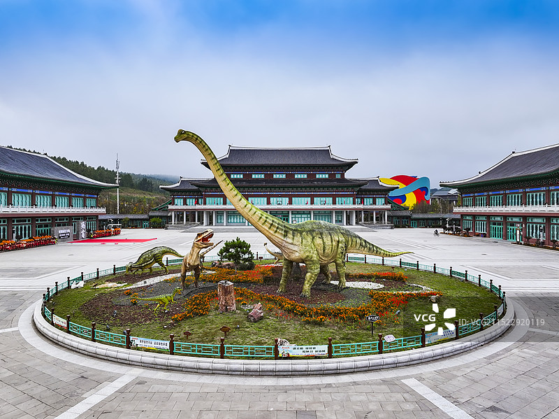 无人机航拍吉林省延吉市恐龙博物馆和恐龙王国图片素材