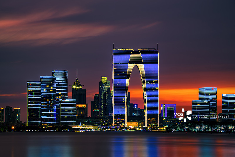 苏州工业园区金鸡湖东方之门图片素材