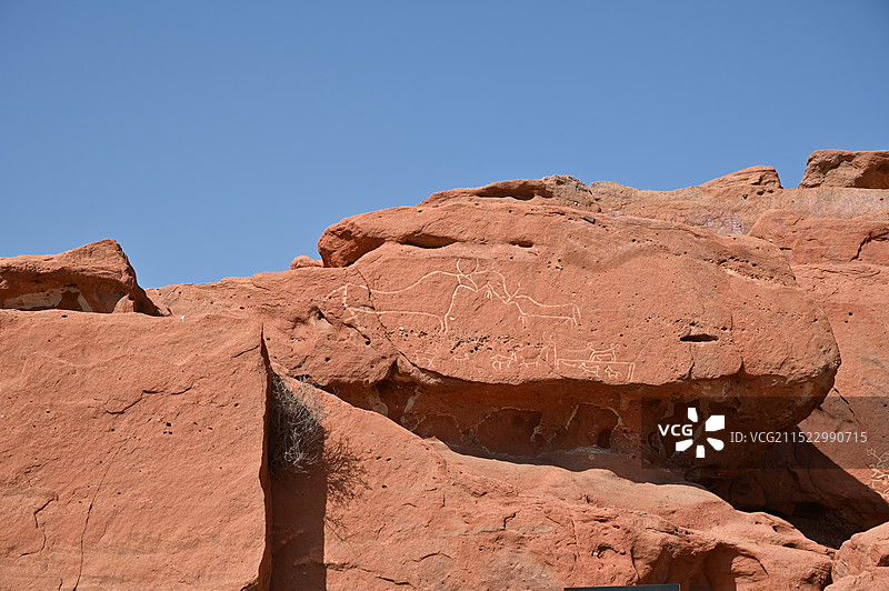 内蒙古巴彦淖尔阴山岩画地质风貌图片素材