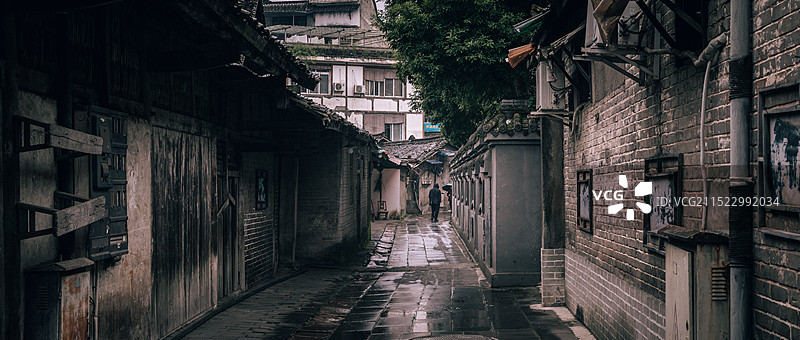 成都大邑新场古镇孤巷孤人图片素材