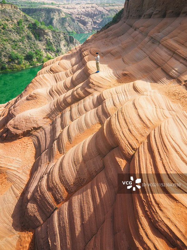 陕西靖边波浪谷神奇的红砂岩地图片素材