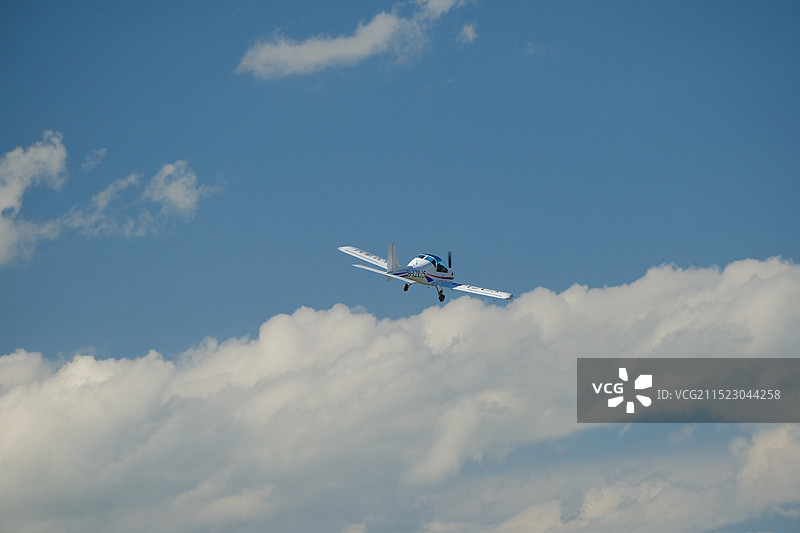 打灰机图片素材