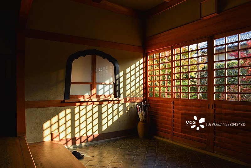 日本京都大德寺的庭院园林景观图片素材