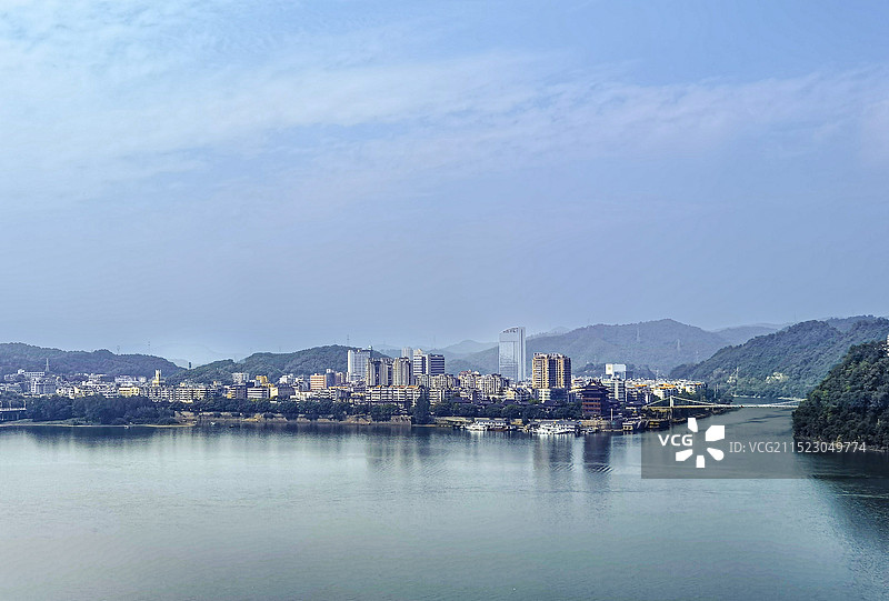 风景如画的富春江(拍摄于浙江桐庐富春江畔)图片素材