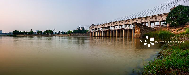晨光中的涡河涡阳节制闸+安徽涡阳图片素材