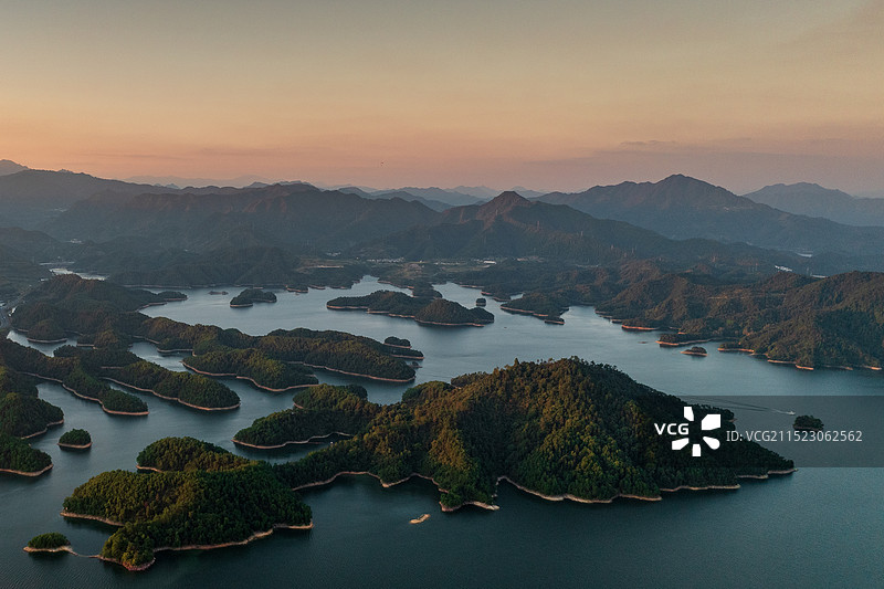 千岛湖的黄昏 Sunset at Thousand Islands Lake图片素材