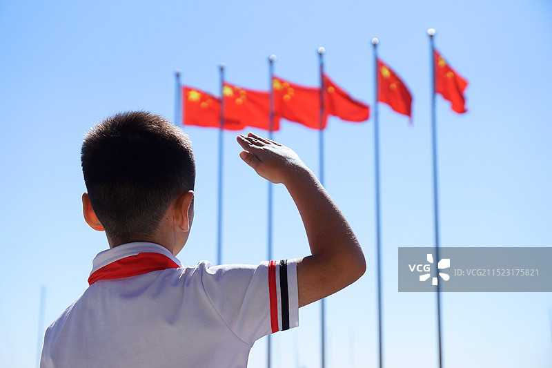 国庆·我向国旗敬个礼图片素材