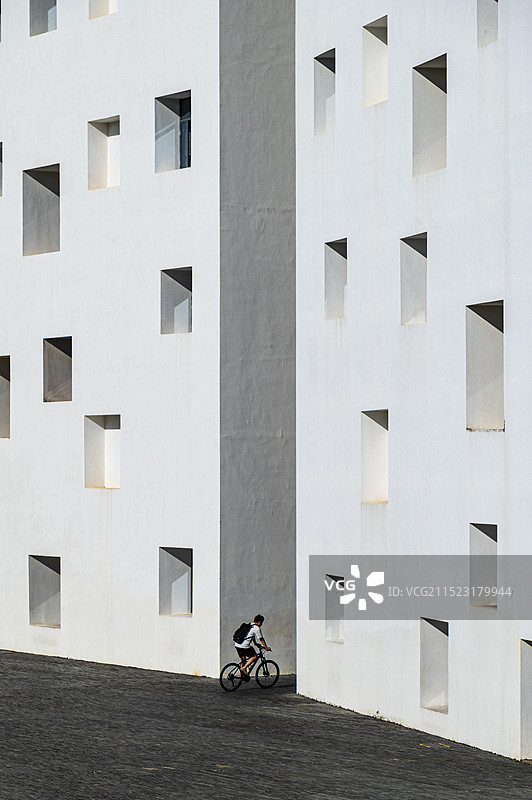 深圳大学几何结构建筑景观图片素材