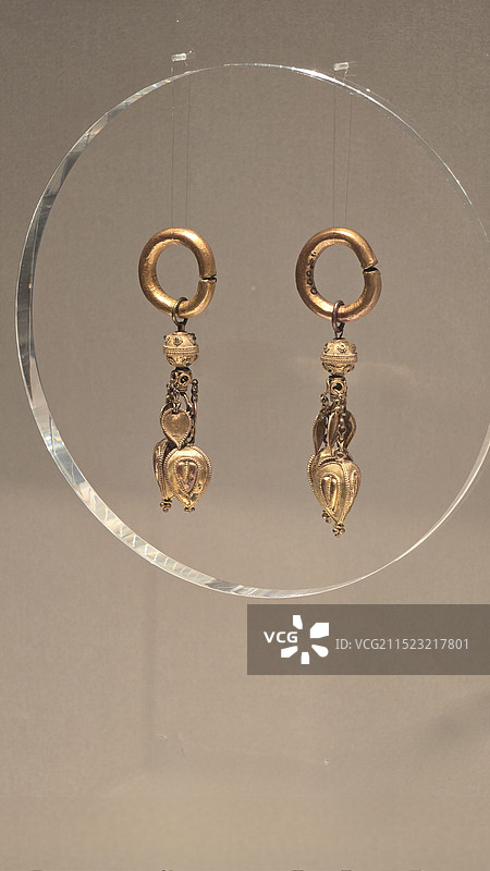 韩三国时代金耳饰图片素材