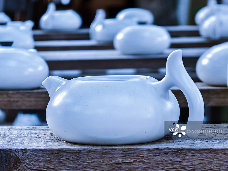 白色茶壶图片素材