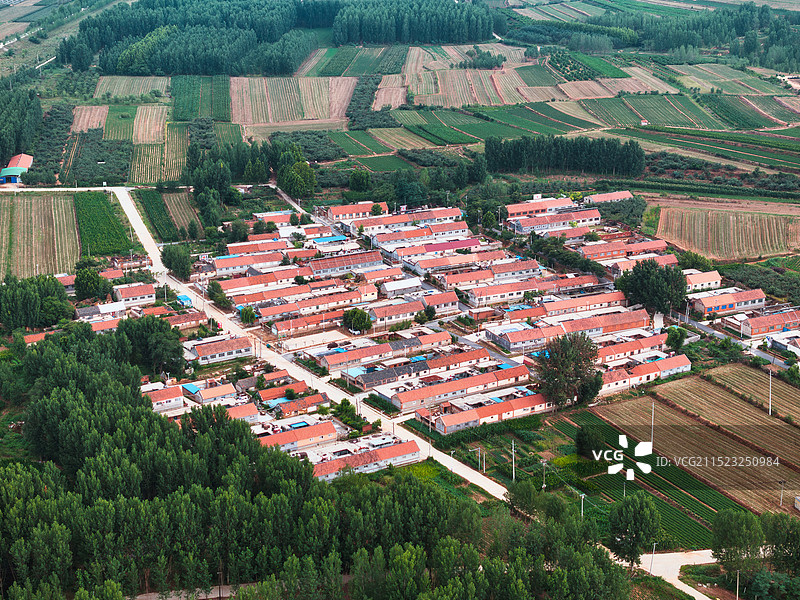 航拍山东农村红砖瓦房图片素材