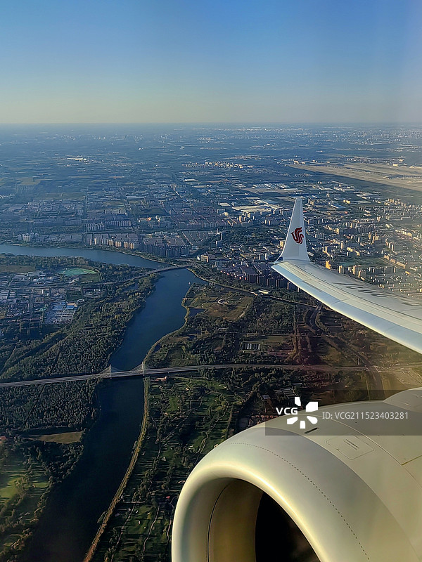 飞机窗外航拍视角北京城景观图片素材