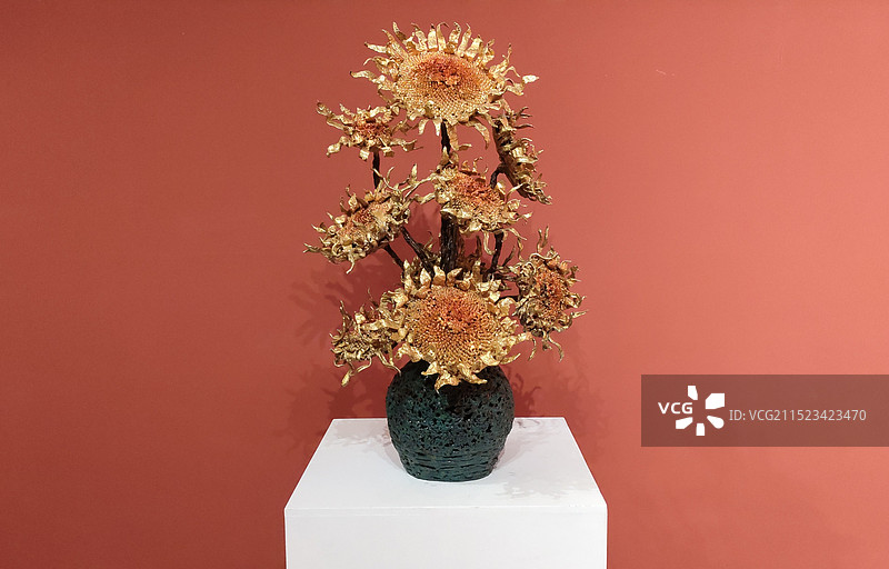 朱炳仁铜雕向日葵图片素材