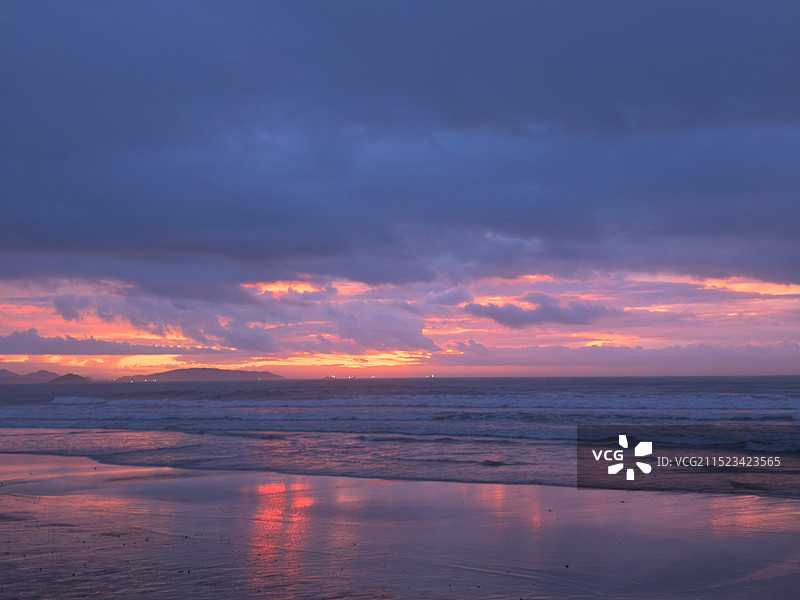 东山岛日出夏天在海边图片素材