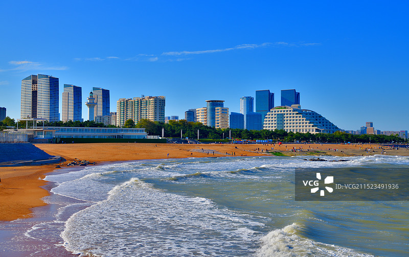 海边的灯塔广场（拍摄于山东省日照市灯塔广场）图片素材