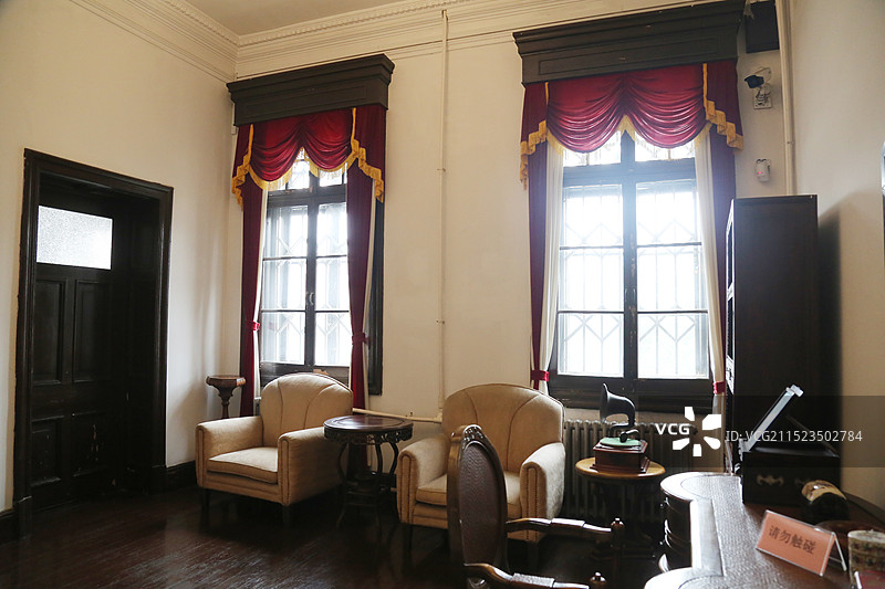 辽宁省沈阳市张氏帅府张学良和于凤至起居室图片素材