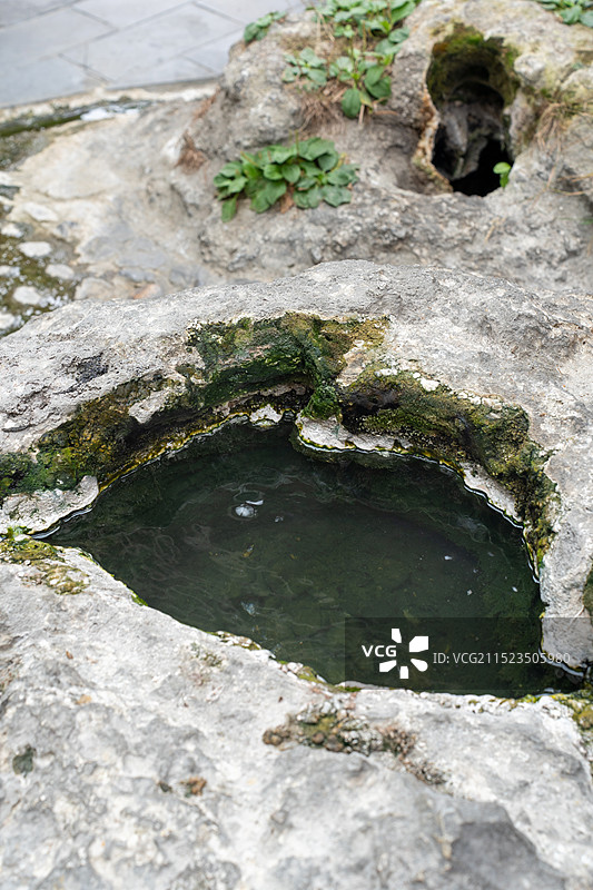 康定情歌木格措风景区-药池沸泉图片素材
