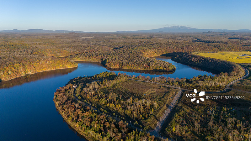 抚松县和松花江秋日风景图片素材