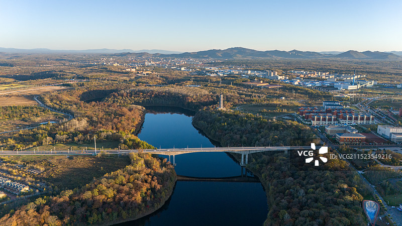 抚松县和松花江秋日风景图片素材