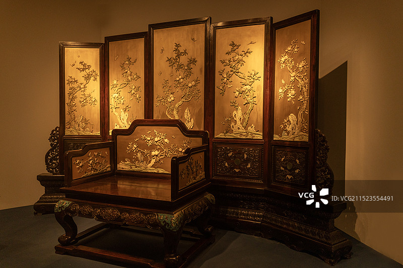 上海博物馆藏清式红木家具宝座及屏风图片素材