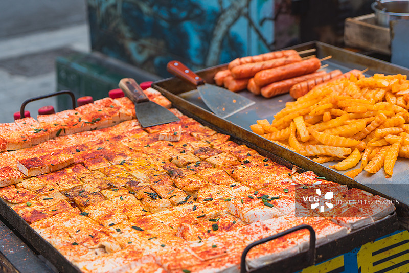 地摊豆腐土豆特写图片素材