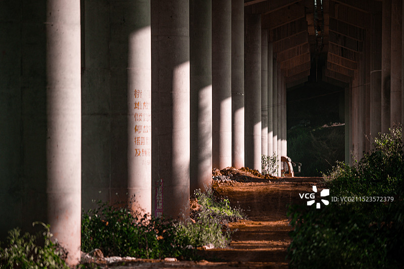 高架桥桥墩柱子图片素材