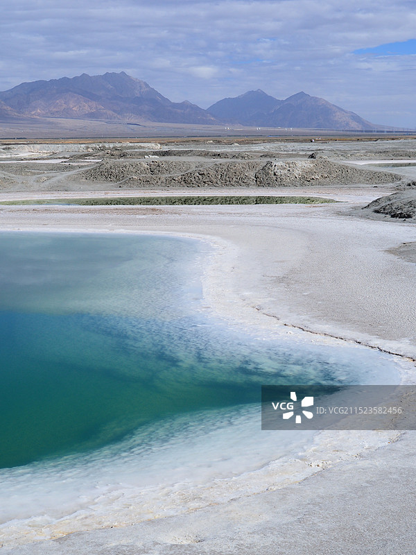 大柴旦翡翠湖-调色盘图片素材