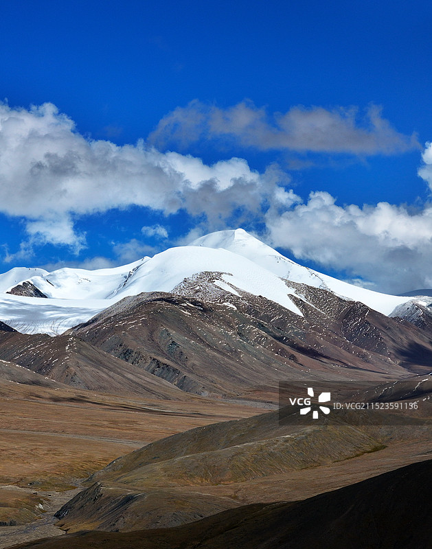 青海省昆仑山世界地质公园昆仑山脉主峰玉珠峰航拍图片素材
