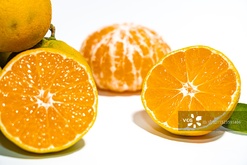 橙汁柑橘水果橙子果汁新鲜白色背景静物摄影图片素材