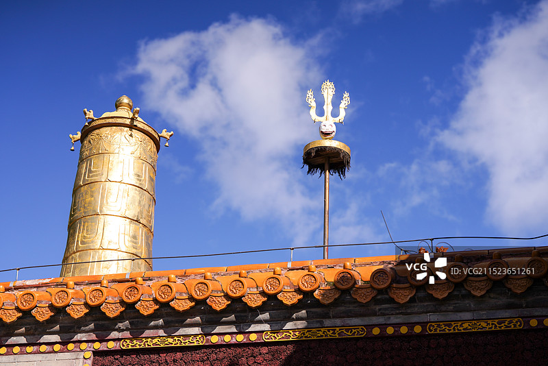 内蒙古 呼和浩特 大召历史文化旅游区 大召无量寺 寺庙里的雕塑图片素材
