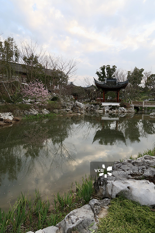 中国上海浦东世博文化公园申园春天三月景色图片素材