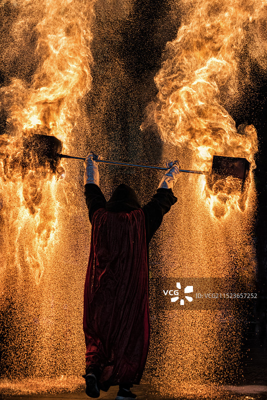 火壶表演图片素材