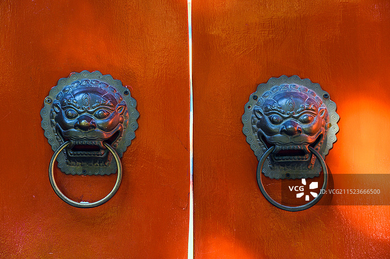 中国红大门狮子门钉门首门环图片素材